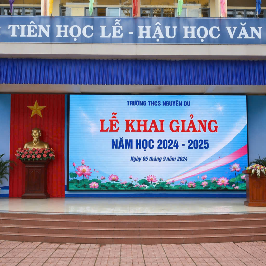 Màn hình led sân khấu cho trường học