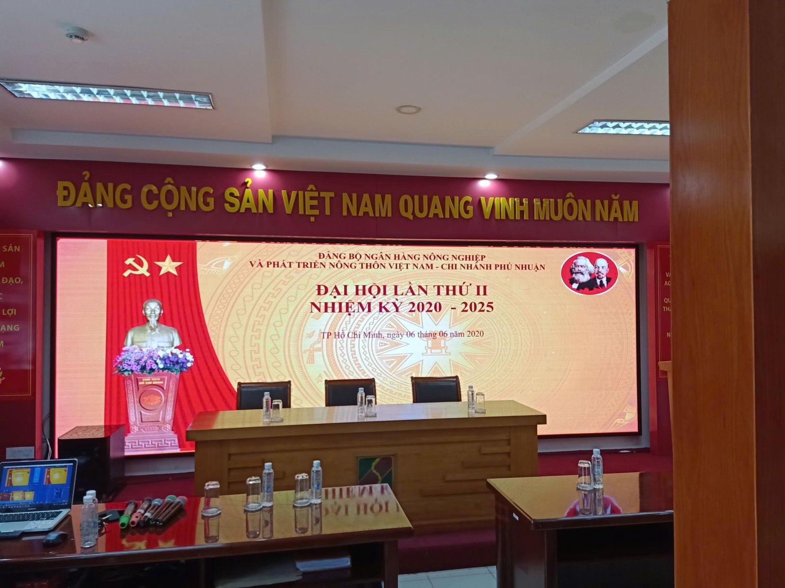 Màn hình led hội trường