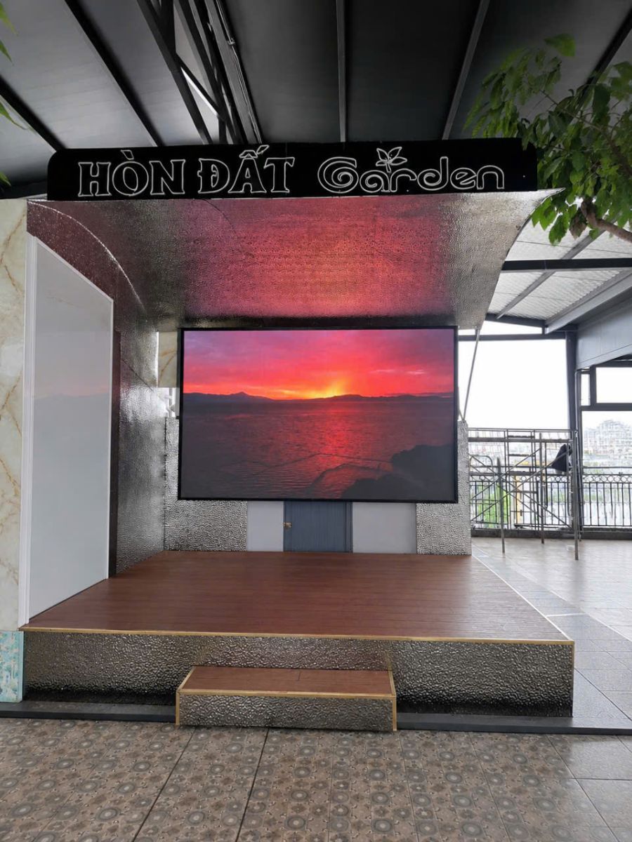Màn hình led P3 trong nhà hàng